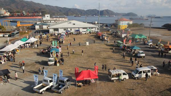 第5回つくみ軽トラ市の様子です
