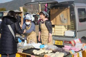 第5回つくみ軽トラ市の様子です