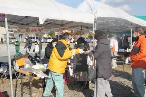 第5回つくみ軽トラ市の様子です