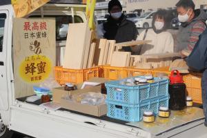 第5回つくみ軽トラ市の様子です