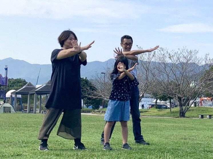 チビッ子ヒーロー集合♪君だけのオリジナル変身ポーズを決めましょう！