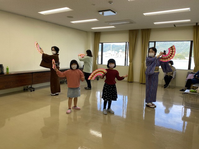 津久見扇子踊りの体験会