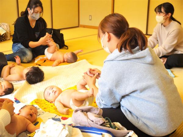 愛情たっぷりベビーマッサージ教室