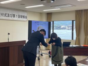 委嘱状交付の様子