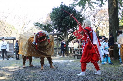下青江神社獅子舞