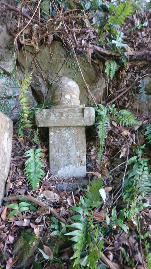 鬼丸崖磨塔