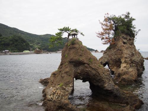 泥岩の海食洞
