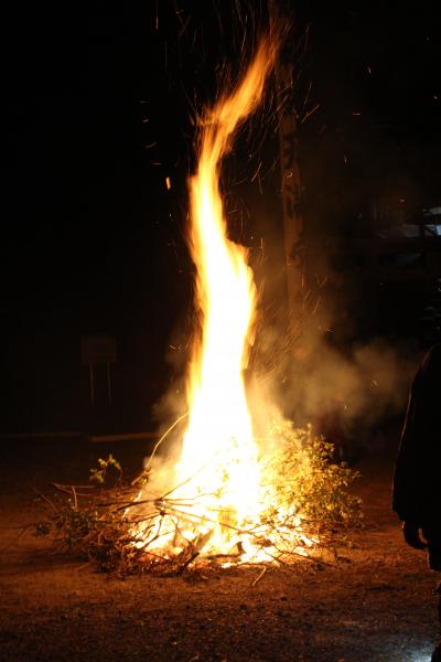 舞い上がる火柱