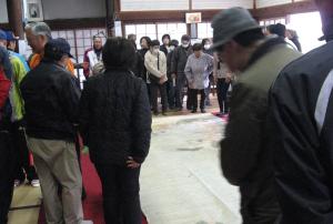 蓮照寺が所有している古地図を見学