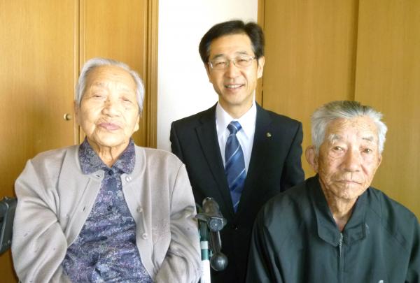 １００歳の石井ハツヱさん