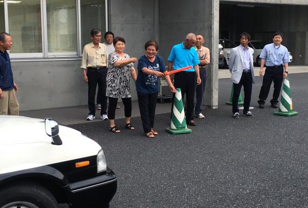 パトカーを相手に実技指導