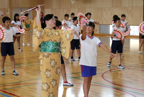 扇子踊り　指導