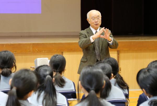 １９６１年に第二中学校卒業の江藤剛治さん