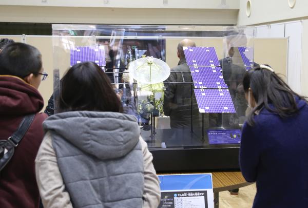 はやぶさ模型
