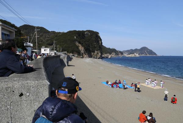３００人を超える観光ツアー客