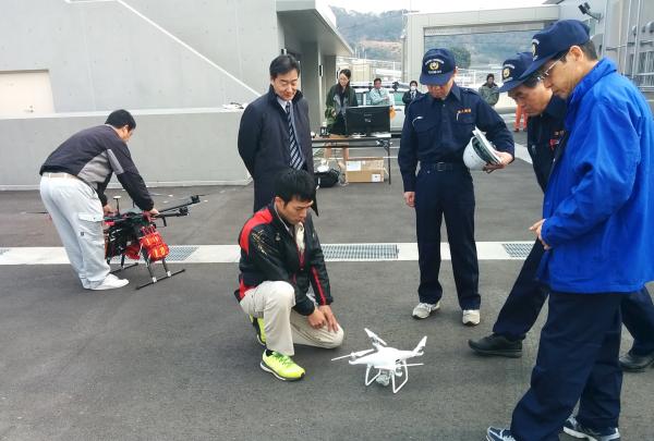 小型無人機（ドローン）