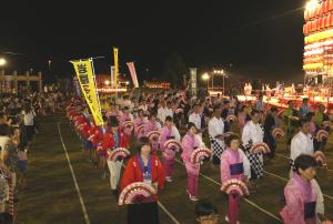 市内の企業や子ども会も参加