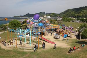 つくみん公園は子ども達の笑い声でいっぱいでした