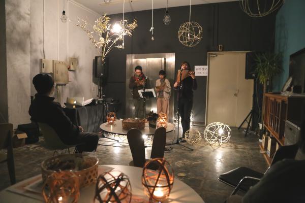 竹で編むキャンドルスタンドのＷｓ＆竹の楽器演奏会