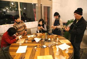 竹で編むキャンドルスタンドのＷｓ＆竹の楽器演奏会