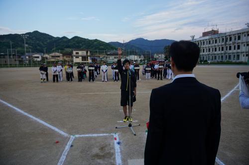 選手宣誓をしています
