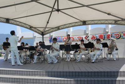 県警音楽隊の演奏の様子です