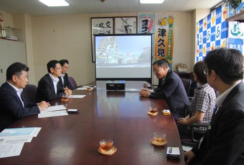 市役所で完成試写会を開催しました