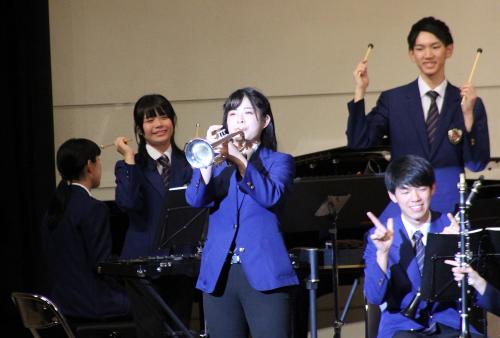 龍谷大学のパフォーマンスです