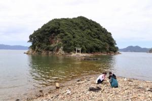 てのひらにのる網代島