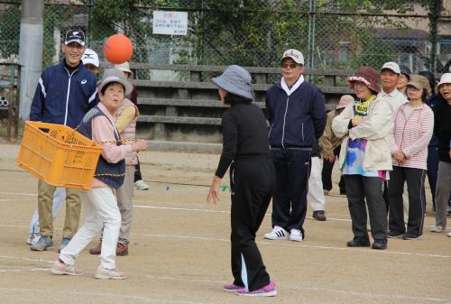盛人クラブは、原則60歳以上の高齢者の方が集まる自主組織です