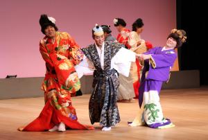 津久見市議会の舞踊劇の様子です