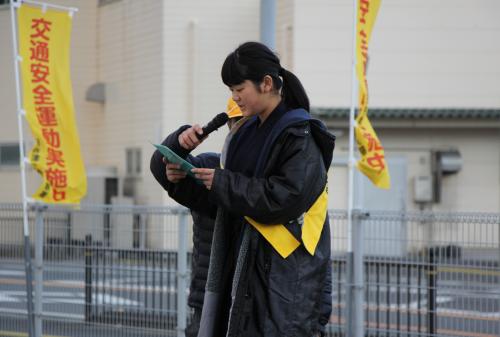 戸高瑞翔さん（千怒小学校６年生）が代表して、交通安全宣言を力強く読み上げました