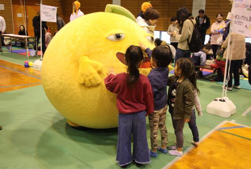 会場はたくさんの人たちの笑顔で包まれていました