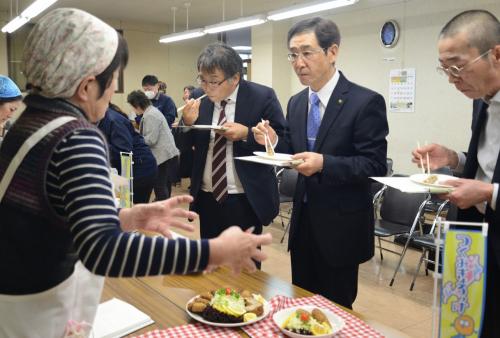 この取り組みは、つくみのぎょろっけの美味しさや食の魅力を新たな形で再発見して、津久見をもっと元気にしてもらおうと、津久見飲食店組合が企画し、初めての開催となりました
