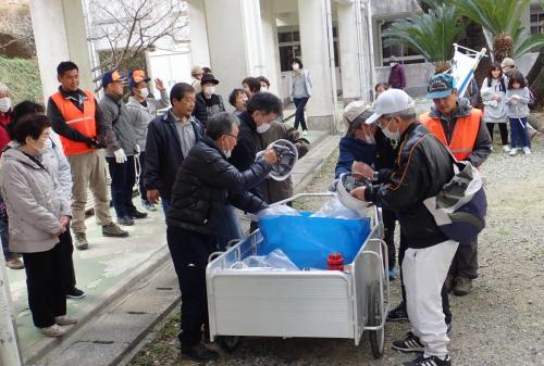 二中での避難所開設運営訓練の様子です