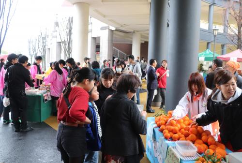 大分県内１８市町村が参加し、津久見市は、つくみの美味しいみかんを守り続けるために立ち上がった「つくみのみかん応援団」のみなさんが主体として制作したCM作品がエントリーしましたが、惜しくも入賞を逃しました