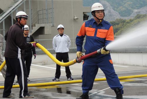 ４月２２日に、津久見市消防団新入団員研修会が行われました