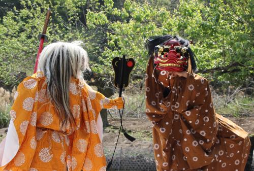 上青江川内地区にある天神様のお祭りが、たくさんの地区民などが参加して、４月２１日に開催されました