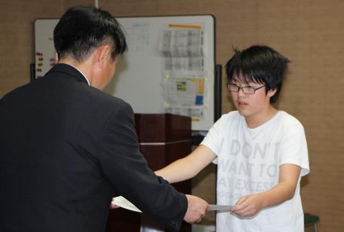 最高の津久見市長賞は、泥谷虎之介さん（津久見第二中１年）が受賞しました