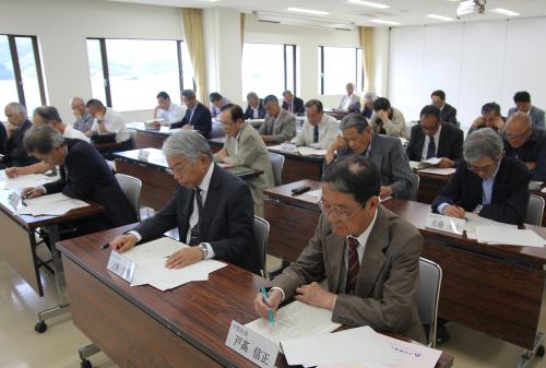 ５月１７日、令和元年度津久見市区長会通常総会と退職区長感謝状贈呈式が市民会館で行われました