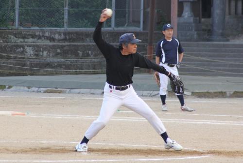 千怒地区同士の戦いとなった決勝戦は、初回に旭中央チームが先制するも、２回以降、千怒四部チームが毎回得点を重ねていき、旭中央チームを突き放しました