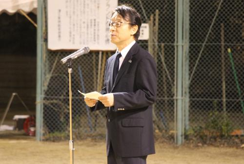 閉会式では、平山教育長が両チームに賞状並びに副賞を授与し、個人賞の表彰も行いました