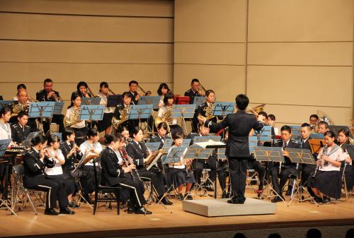 津久見市立第一中学校の吹奏楽部との合同演奏も披露されました
