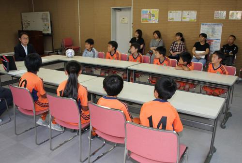 これからも日々の練習に励み、勝利を目指してがんばってください。優勝おめでとうございます