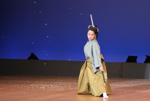 会場のお客さんからは、大きな拍手が送られていました