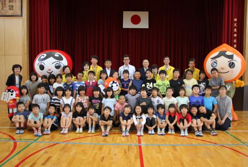 人権について学んだりと優しい心や感謝する気持ちを持つことの大切さを考えました