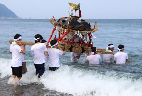 きれいな海と砂浜の中で、大いに盛り上がりを見せました