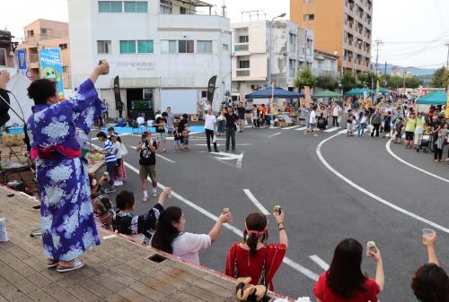 みんなで楽しく呑む「つくみ乾杯大会」が開催されました