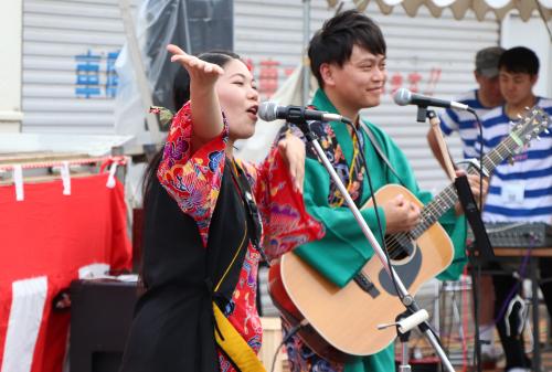 子どもたちによるストリートダンスパフォーマンスやライブも開催されました