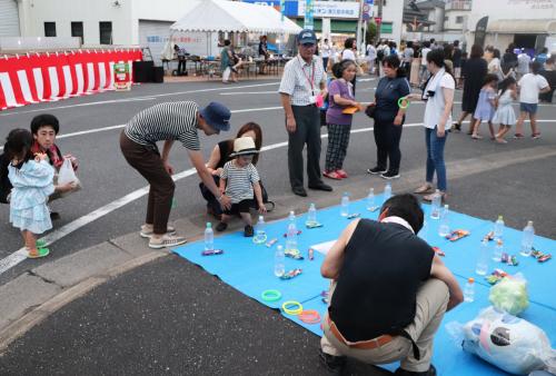 イベントの最後には花火も打ち上げられ、大勢の人が熱い夏の夜を過ごしていました